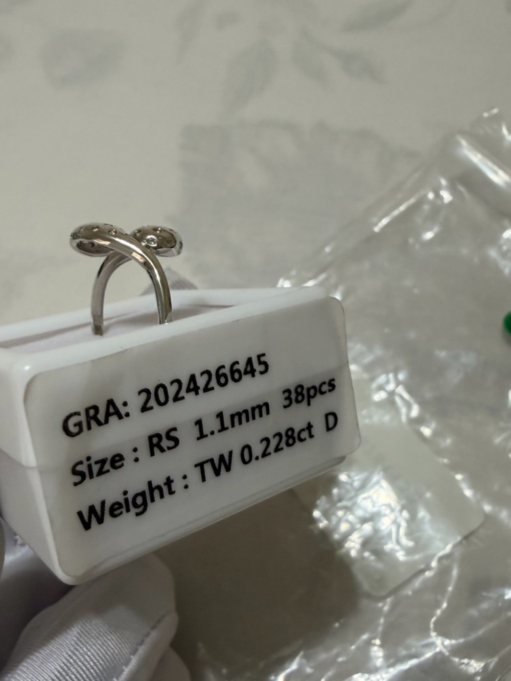 MOISSANITE 0.228CT RING - Picture 12 of 14
